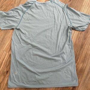 Men’s Lululemon Metal Vent Tech tshirt. Size L